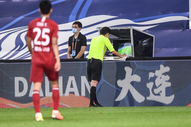 李玮锋谈“大头”绰号：因头球练习出色而得名